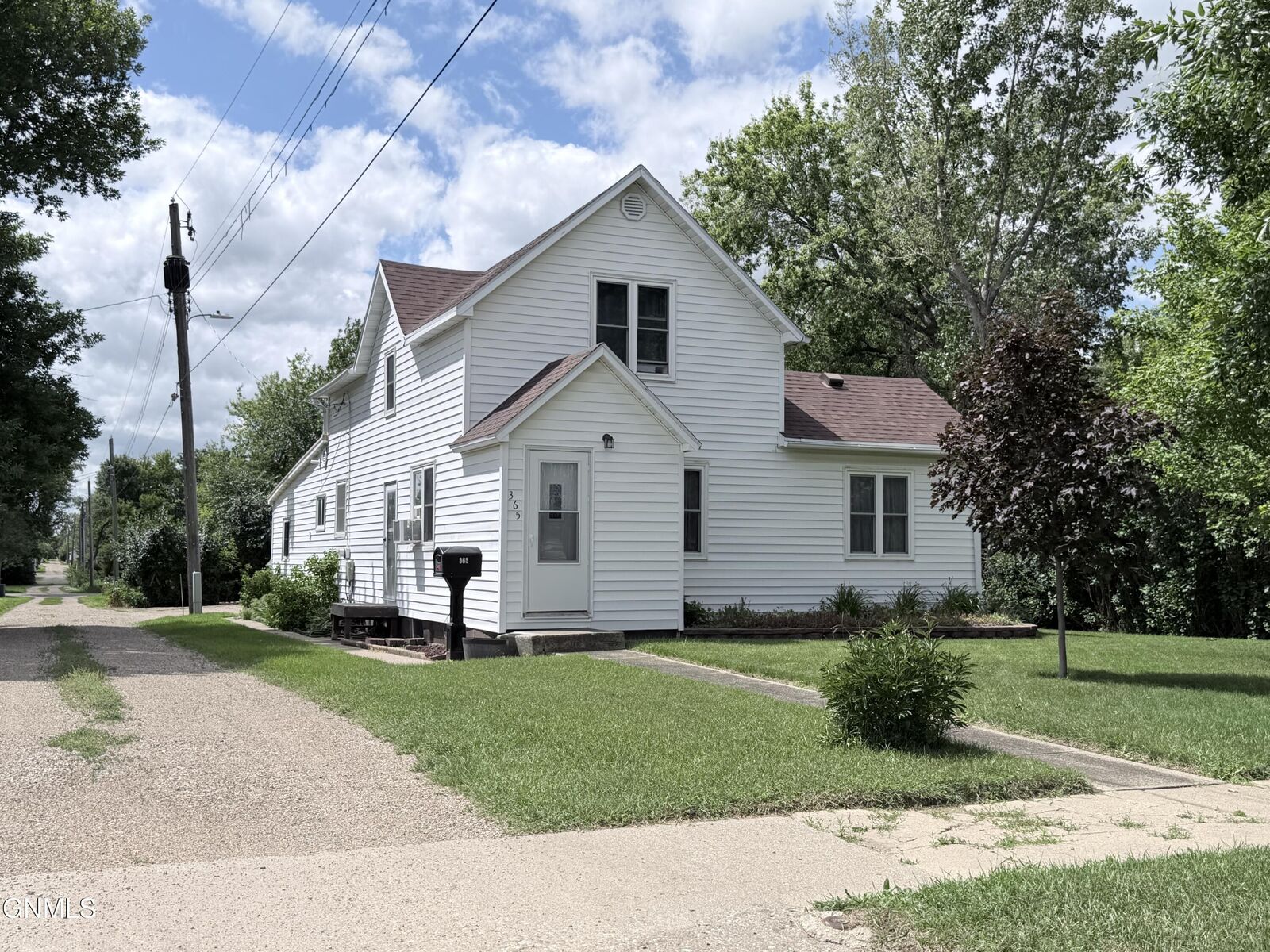 Property Photo:  365 7th Avenue N  ND 58421 