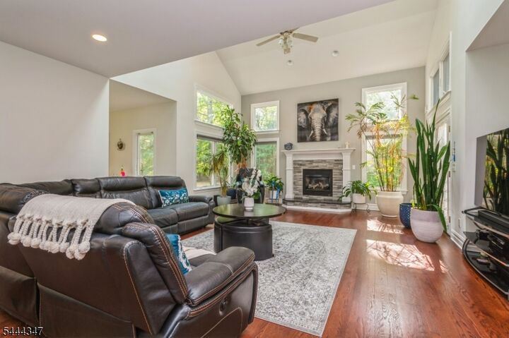 Property Photo:  5 Ramapo Ct  NJ 07722 
