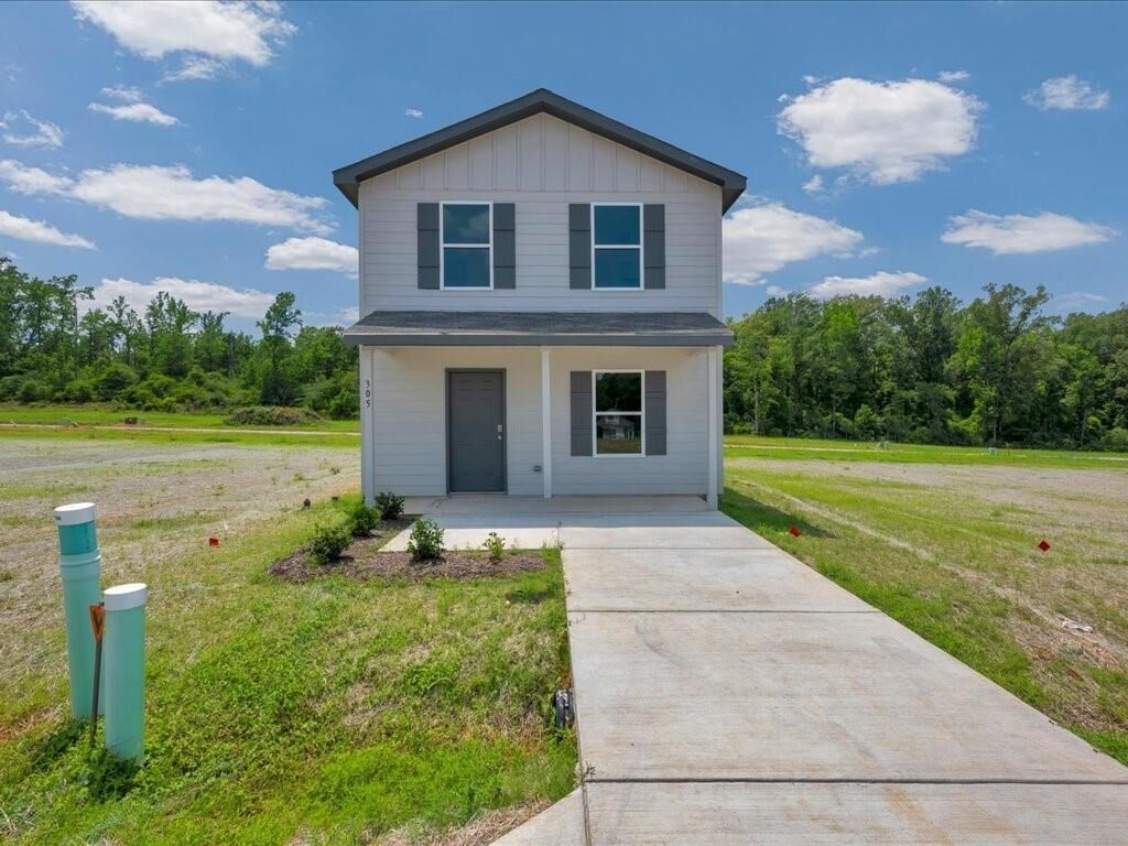 Property Photo:  305 Dana Drive  TX 75901 