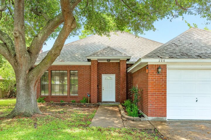Property Photo: 224 N Ranch House Road TX 77515