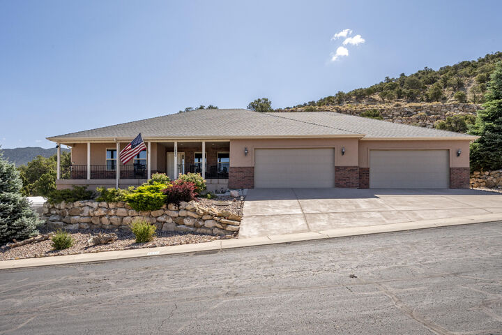 Property Photo: 1880 N Matchstick Way UT 84721