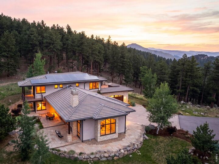 Property Photo:  575 Reed Ranch Rd  CO 80302 