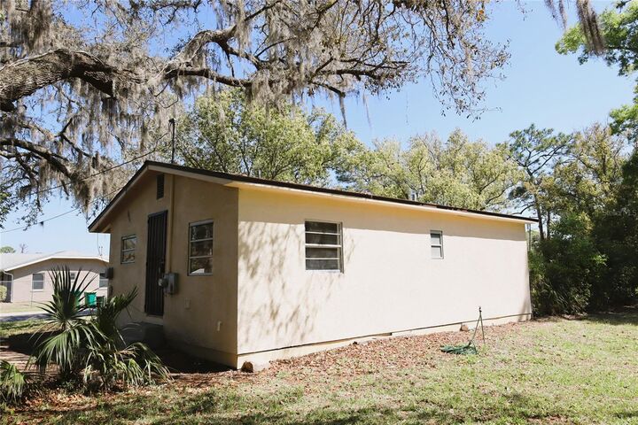 Property Photo:  2024 Dixie Avenue  FL 32726 
