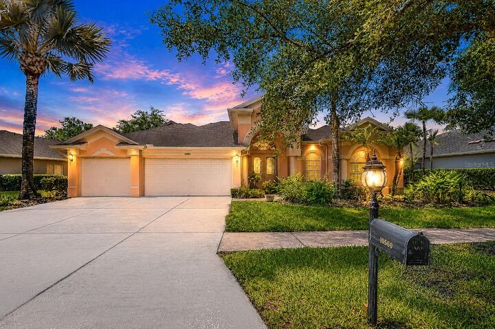 Property Photo:  10560 Plantation Bay Drive  FL 33647 