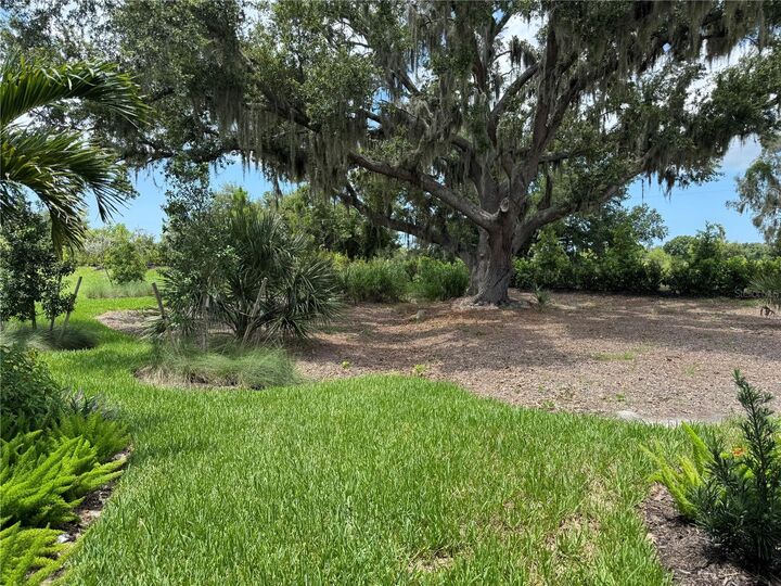 Property Photo: 7571 Hawkstone Drive FL 34241