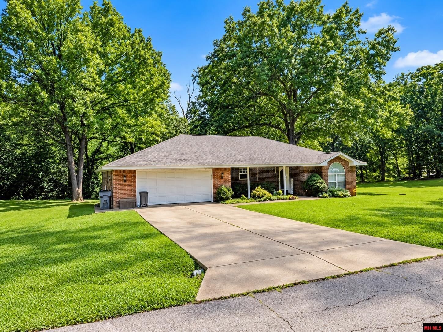 Property Photo:  510 Edgewood Bay Drive  AR 72642 