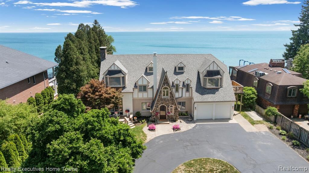 Property Photo: 8308 Lakeshore MI 48059