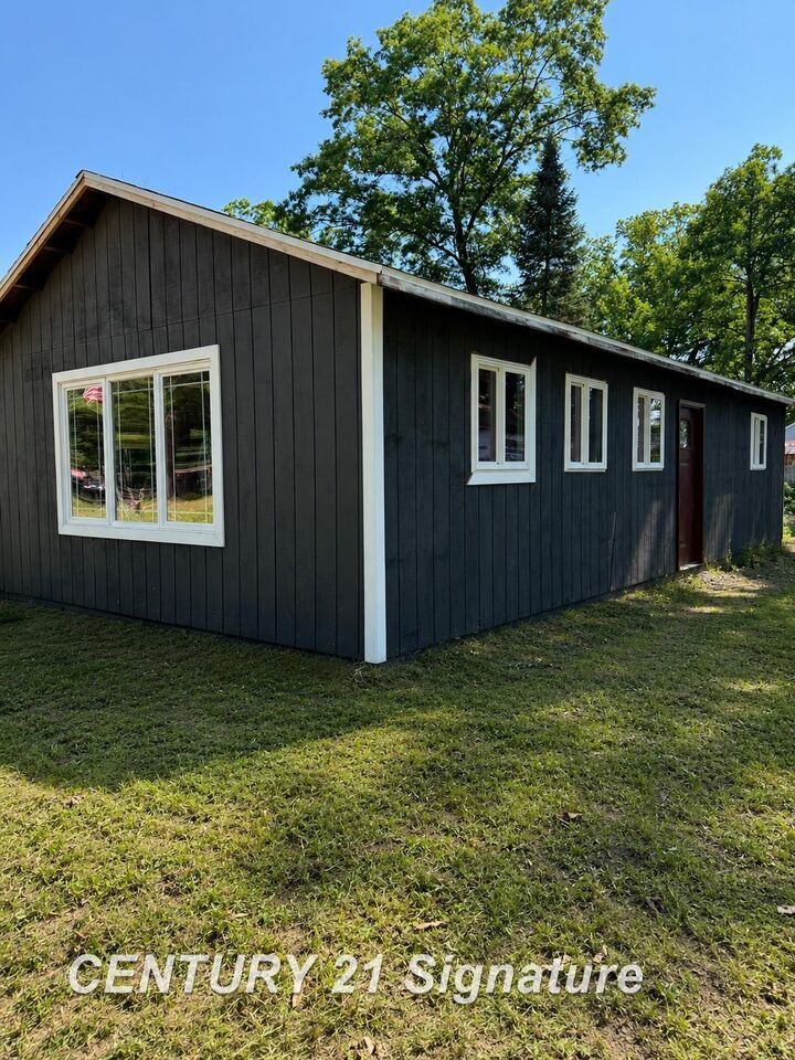 Property Photo:  2662 Jean Street  MI 48625 