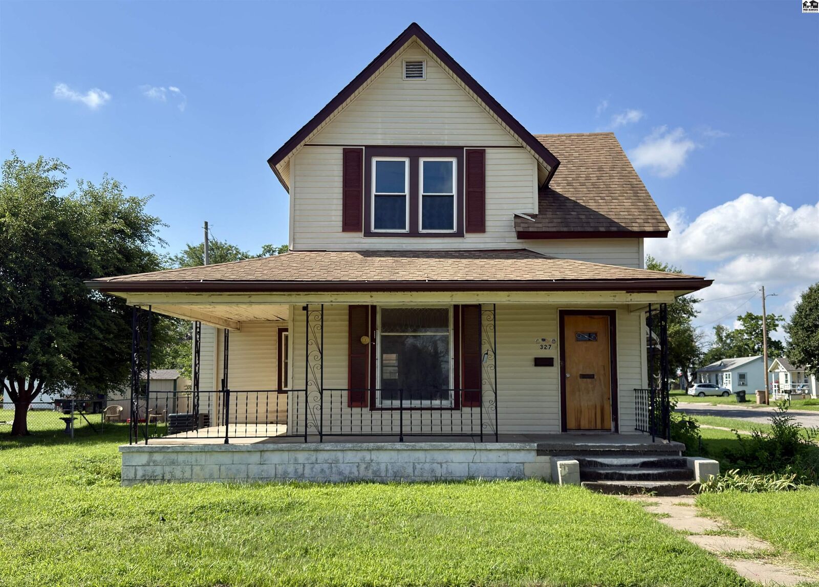 Property Photo:  327 W 7th Ave  KS 67501 