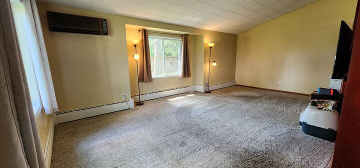 Property Photo:  952 Laurel St  ND 58750 