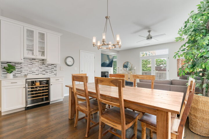 Property Photo:  2814 N Sheffield Avenue 2S  IL 60657 