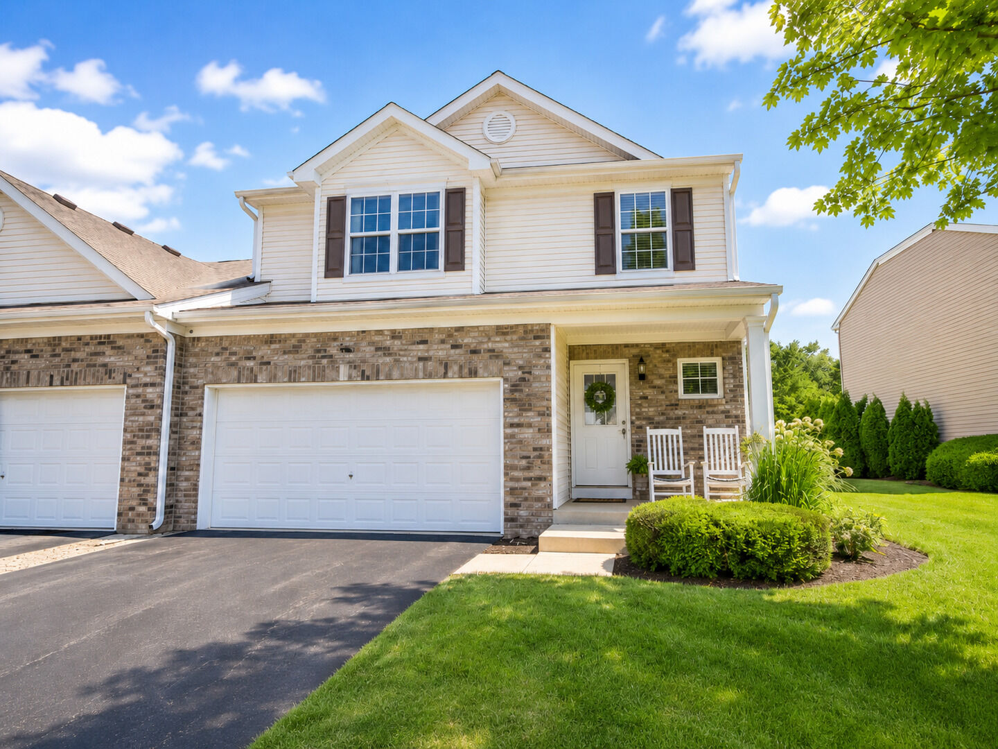 Property Photo:  2765 Crooker Drive  IL 60560 
