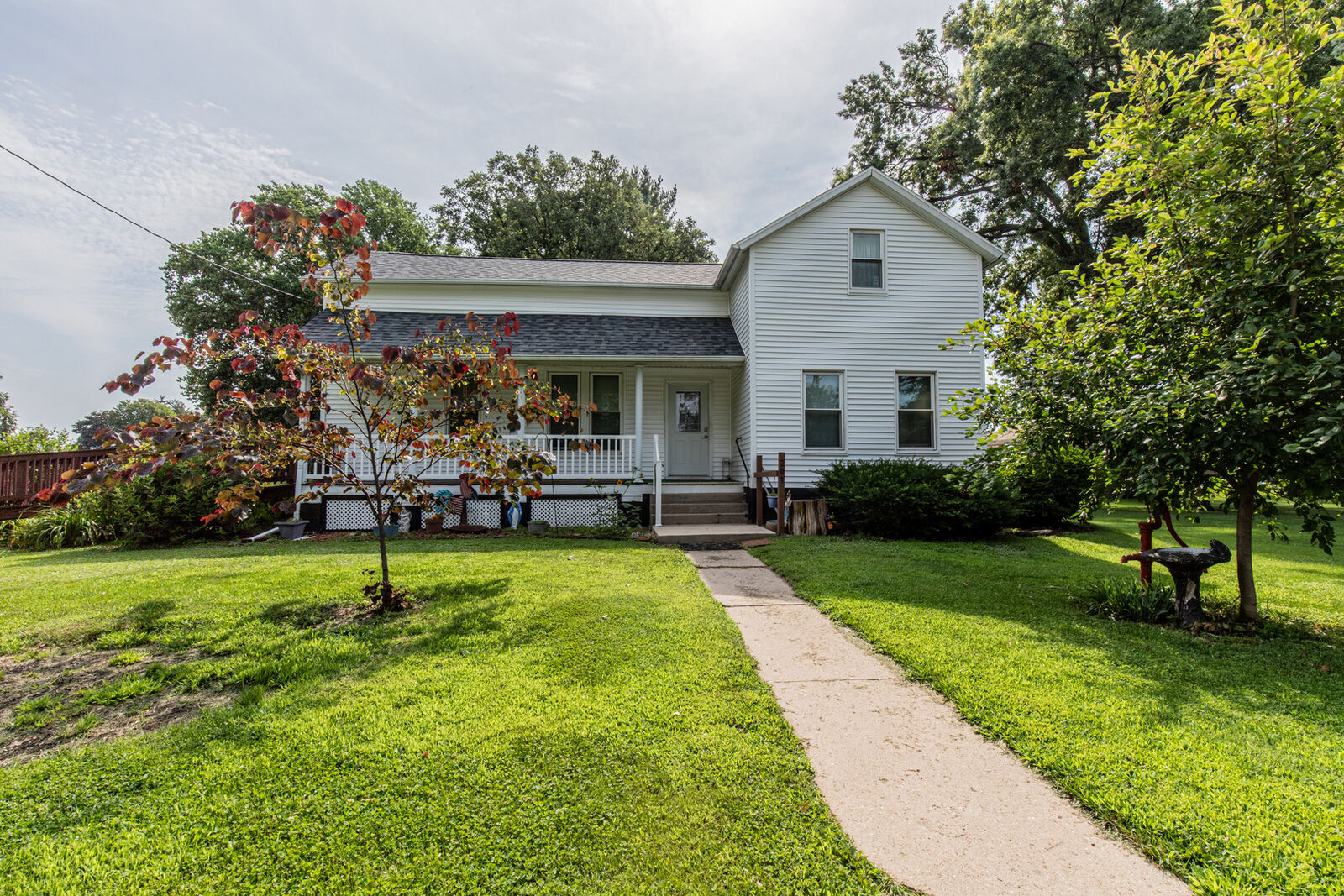 Property Photo:  201 Locust Street  IL 61337 