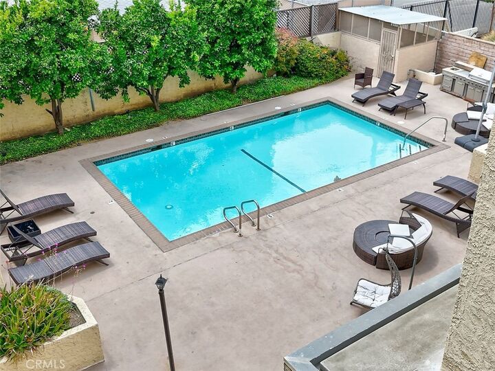 Property Photo:  5143 Bakman 417  CA 91601 