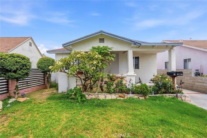 Property Photo:  622 Eastmont  CA 90022 