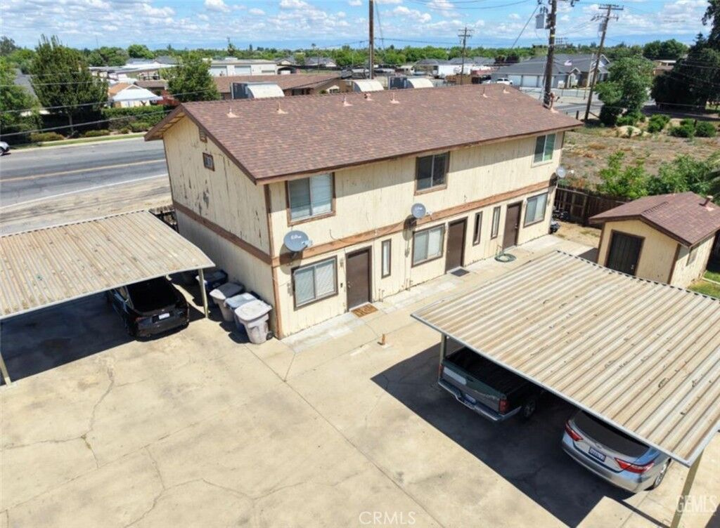 Property Photo:  318 Gemini St  CA 93274 