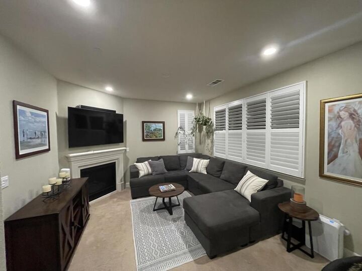 Property Photo:  