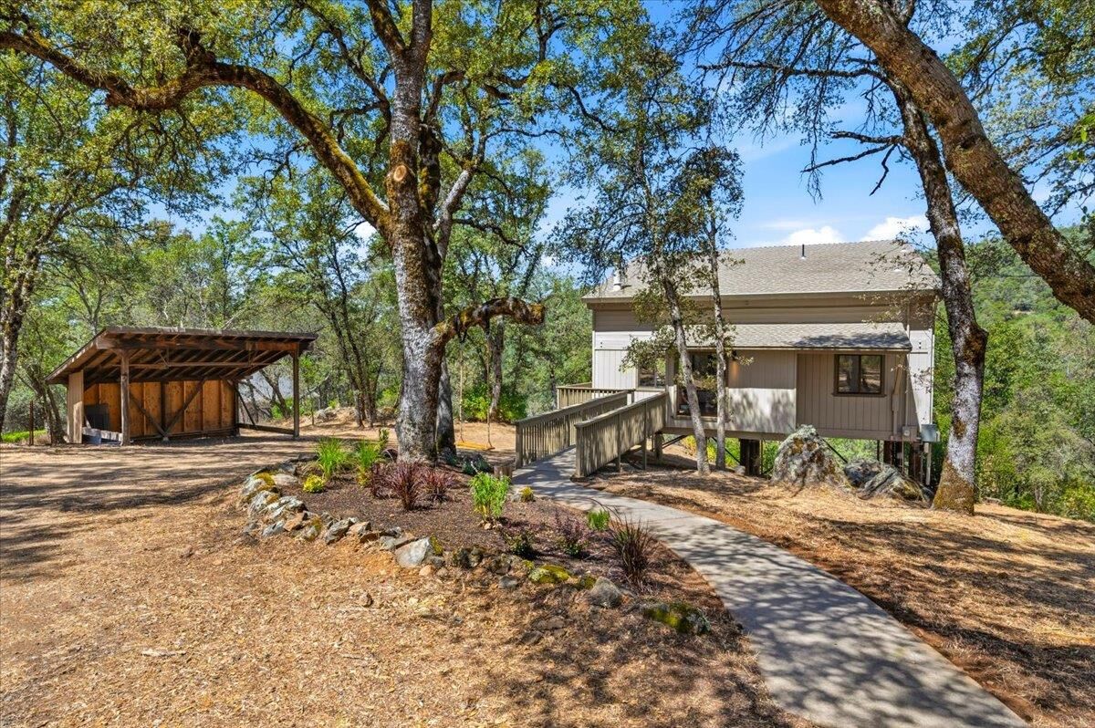 Property Photo:  17500 Winding Oaks Road  CA 95949 