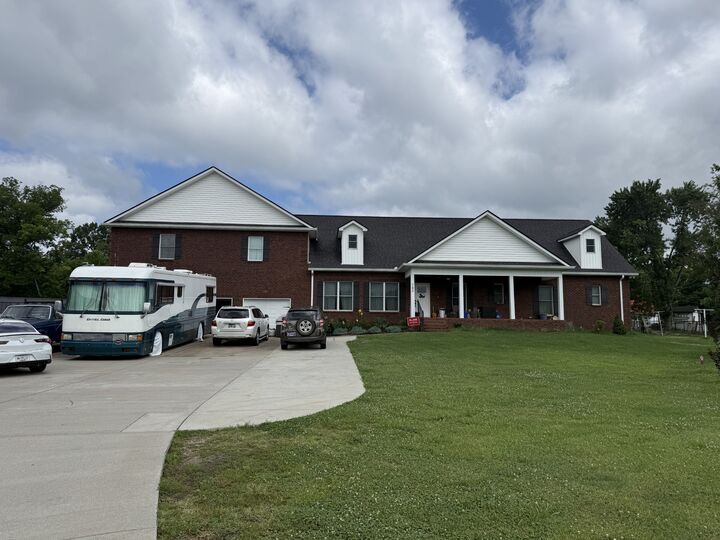 Property Photo: 762 Waldron Rd TN 37086