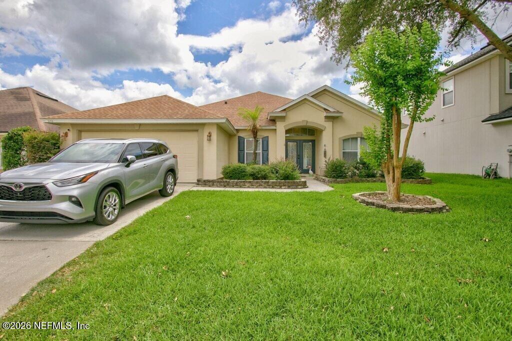 Property Photo: 3195 Stonebrier Ridge Drive FL 32065