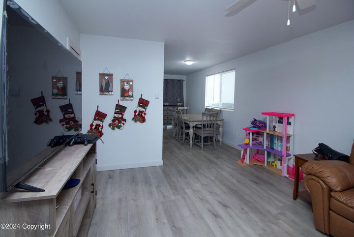 Property Photo: 1409 E 12th St WY 82716
