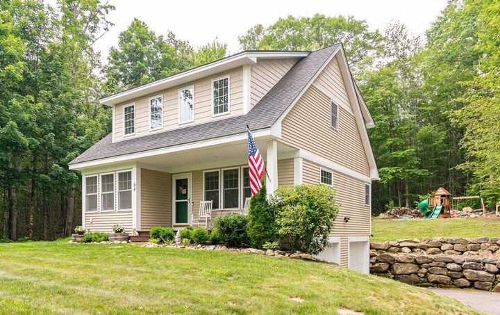 Property Photo: 94 High Meadows Drive NH 03037