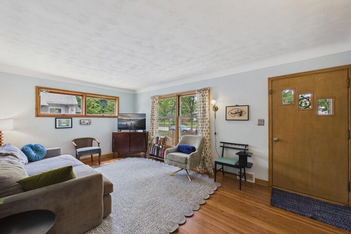Property Photo:  776 Como Avenue  MN 55103 