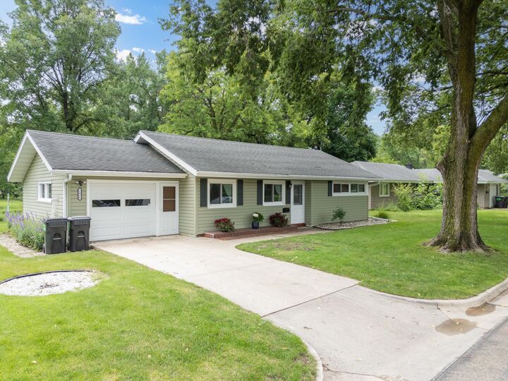 Property Photo: 1426 Graham Court SE MN 55904
