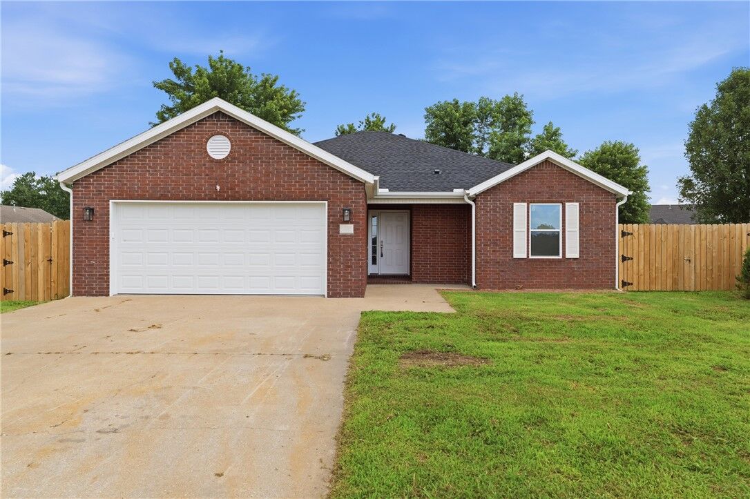 Property Photo:  1213 E Glendale Lane  AR 72758 