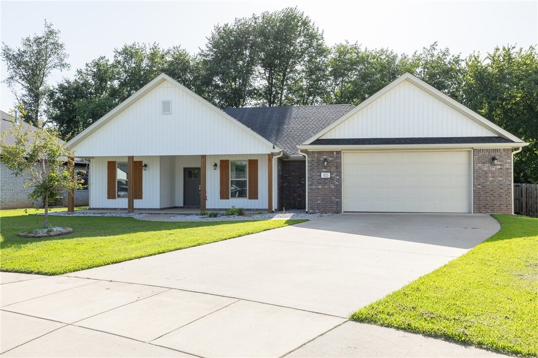 Property Photo:  85 N Isabella Place  AR 72730 