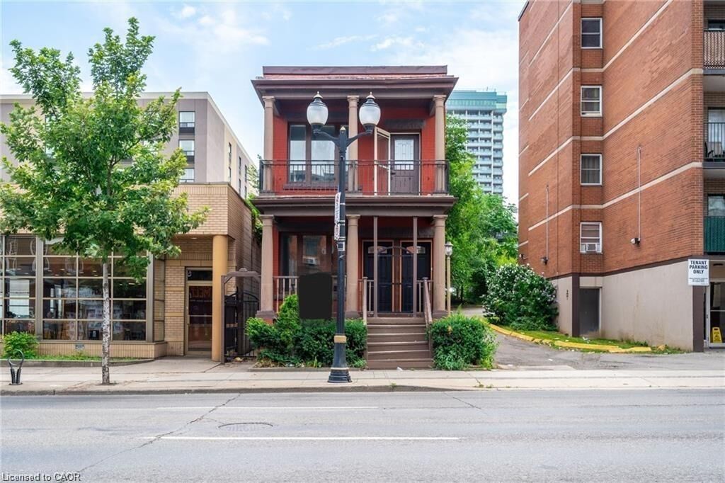 Property Photo:  241-243 King Street W Main  ON L8P 1A7 