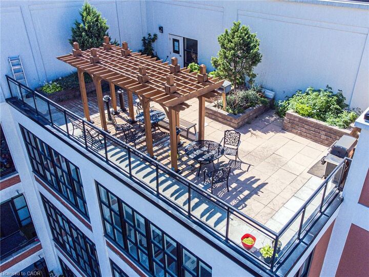 Property Photo: 404 King Street W 611 ON N2G 2L5