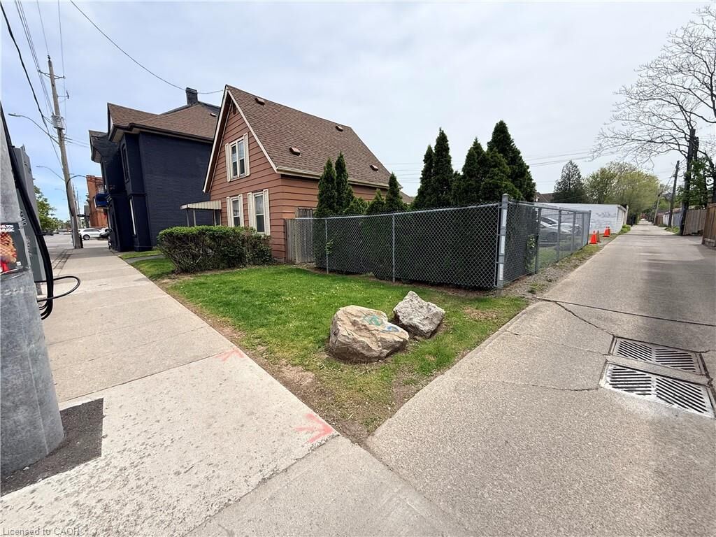 Property Photo: 356 Barton Street E ON L8L 2X9