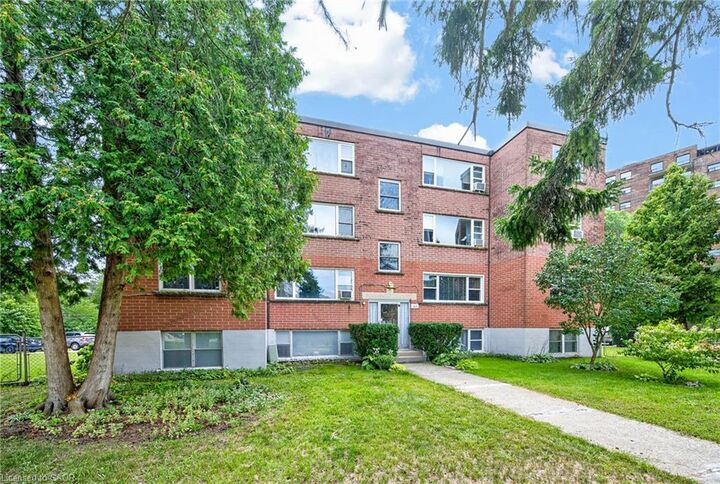 Property Photo: 2422 New Street 9 ON L7R 1J6