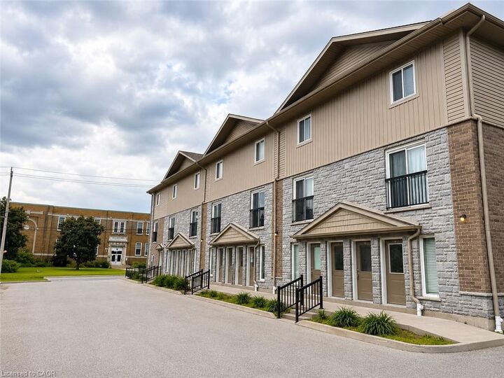 Property Photo: 122 Courtland Avenue E 7 ON N2G 0B8