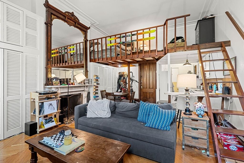 Property Photo:  163 Beacon 3  MA 02116 