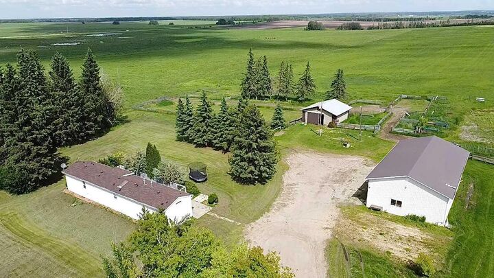 Property Photo: 645045 Range Road 211 AB T0A 0M0