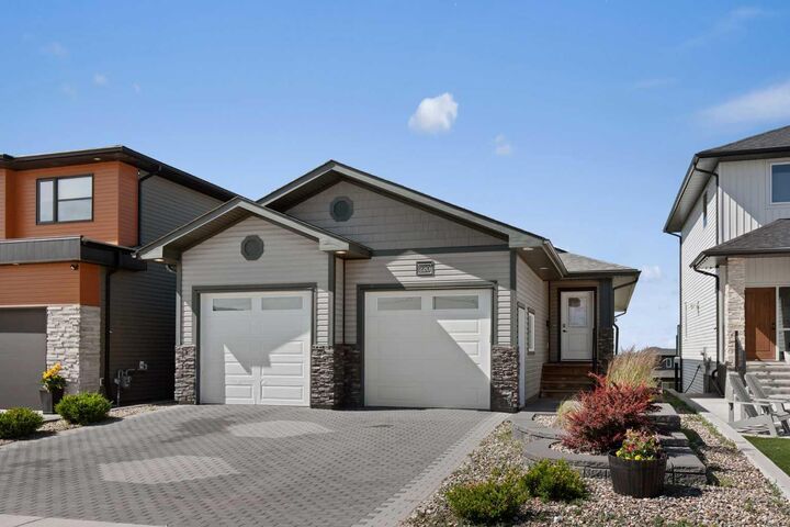 220 Sierra Road SW — photo 1