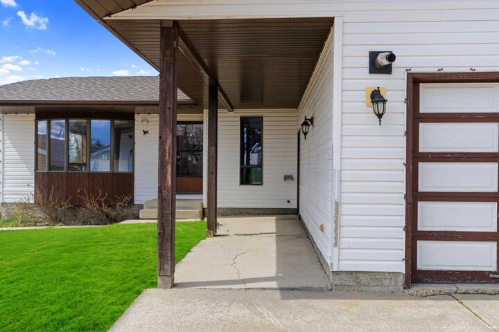 Property Photo: 27 Tressa Street AB T0G 2C0