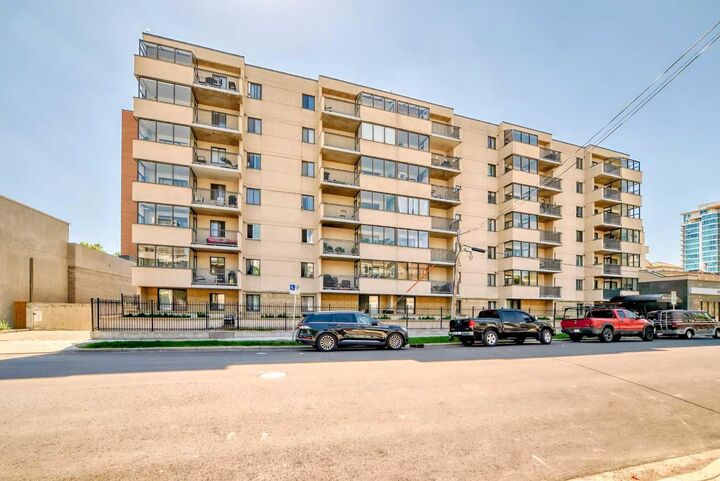 Property Photo: 111 14 Avenue SE 413 AB T2G 1C6