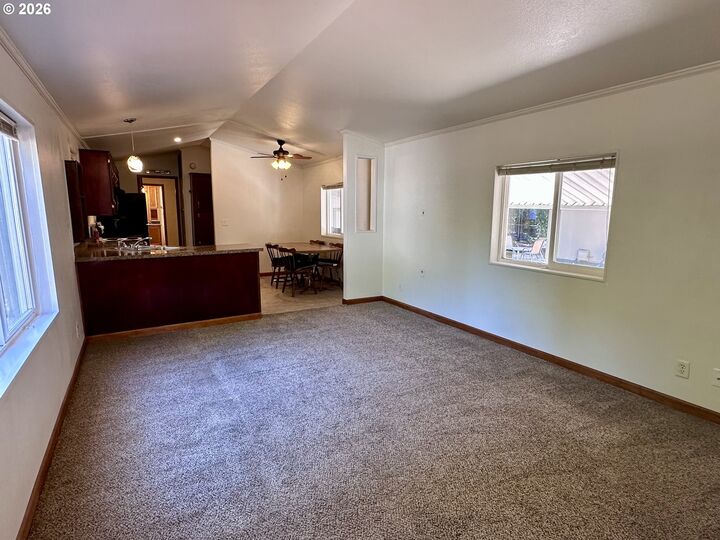 Property Photo: 369 Lacasa St OR 97402