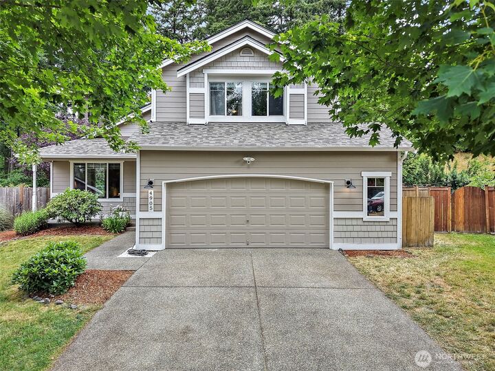 Property Photo:  4905  Highland Court SE  WA 98092 