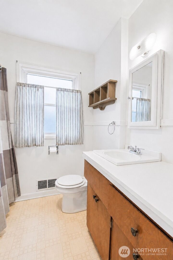 Property Photo: 1905 Thurston Avenue NE WA 98506