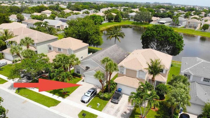 Property Photo: 137 Canterbury Place FL 33414