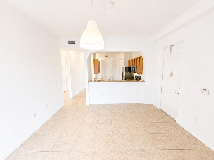 Property Photo: 3600 Oaks Clubhouse Drive 501 FL 33069
