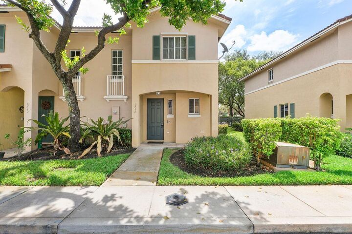 Property Photo:  1912 SW 60th Avenue  FL 33068 