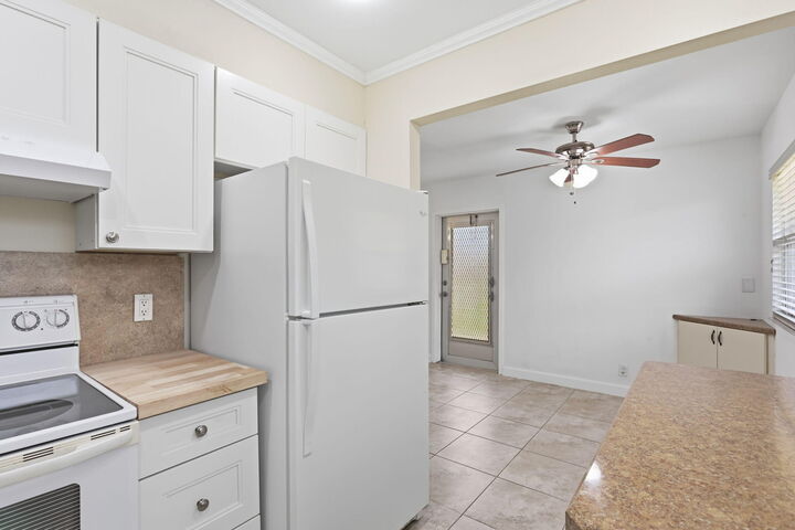 Property Photo: 164 Seville G FL 33446