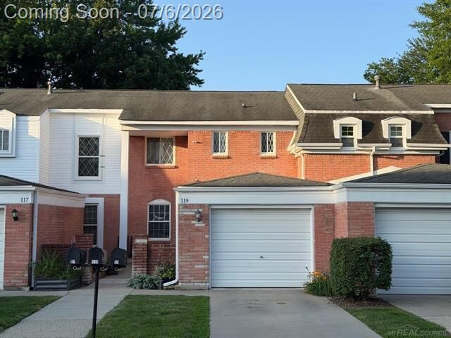 Property Photo:  119 Manor Way  MI 48309 