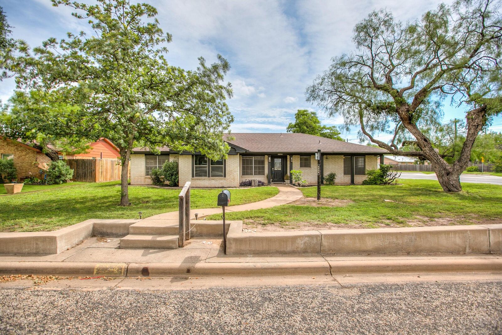 Property Photo:  3202 Tanglewood Drive  TX 76904 