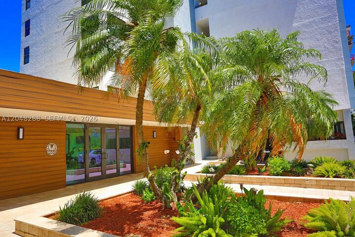 Property Photo: 9660 W Bay Harbor Dr 5A FL 33154